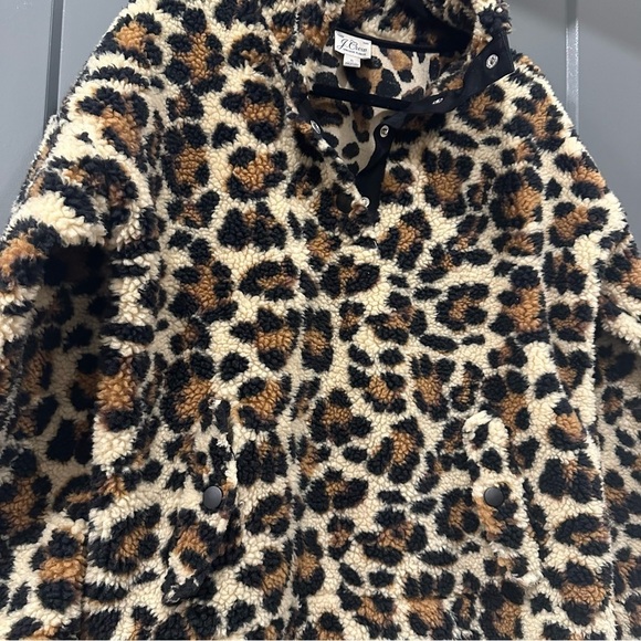 J. Crew Vintage Leopard Print Fleece. Oversized,cozy trendy modern closet staple - Picture 7 of 9